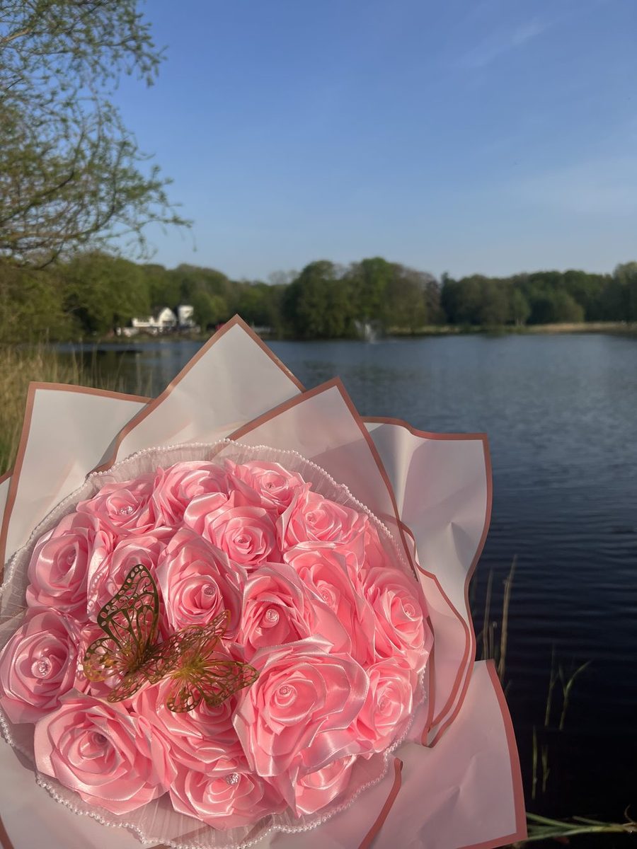 Mein erster Satinrosenstrauß